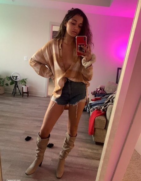 Madison Bailey Photo Gallery