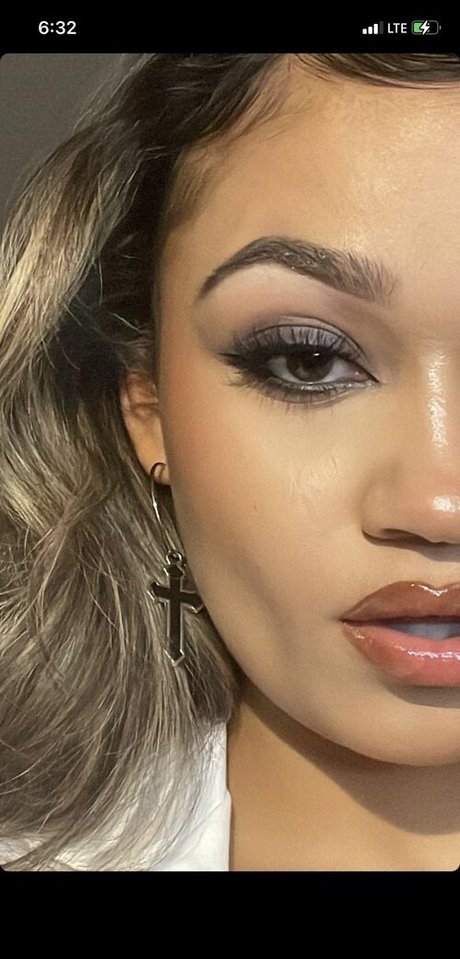 Madison Bailey high quality model gallery