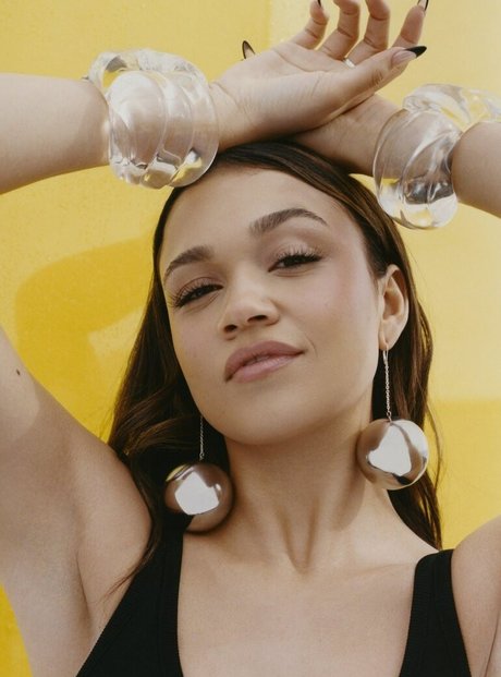 Madison Bailey model xxx gallery