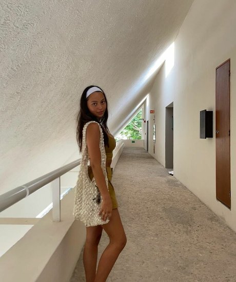 female popular onlyfans sexy picture