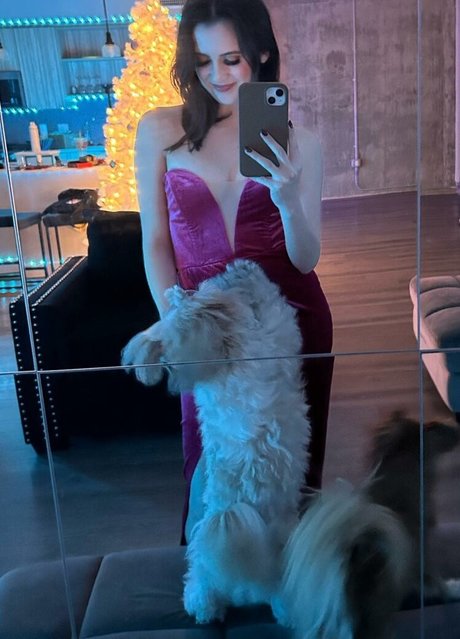 Laura Marano nude model galleries