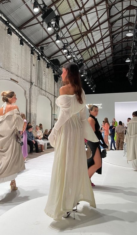 female popular onlyfans perfect pictures