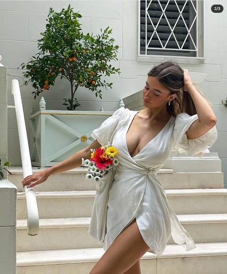 Ella Cervetto star naked pictures