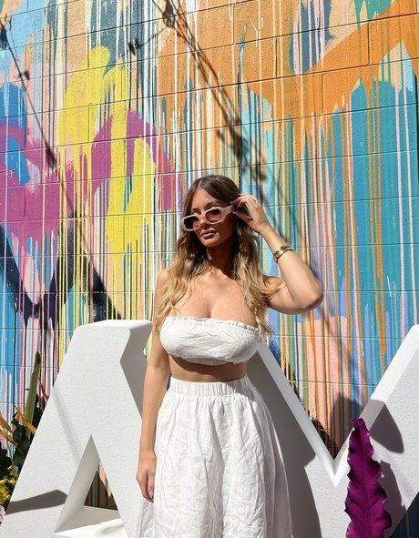 Ella Cervetto pretty star pics