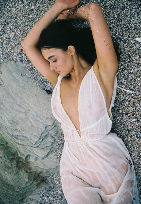 Ella Cervetto nice actress galleries