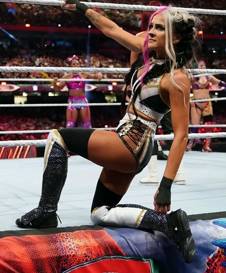 latina feet onlyfans hot sexy image