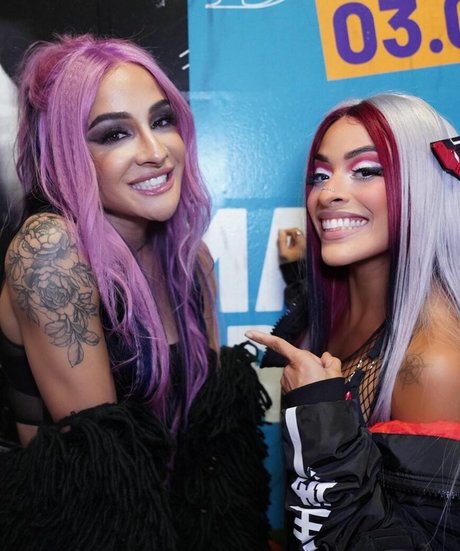 hairy legs onlyfans top photo