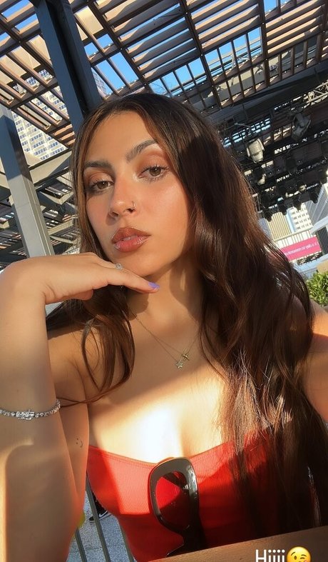 Alondra Delgado model art img