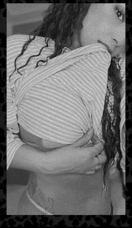 Amanda Miury porn model archive