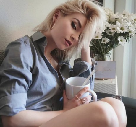 bgkatja erotic model pics