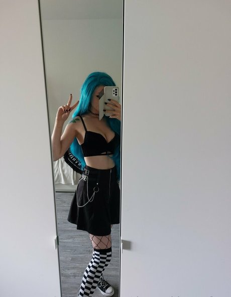 petite girls onlyfans erotic picture