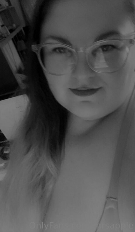 mrsapple erotic actress picture