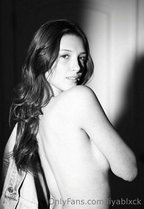 liyablxck nice actress picture