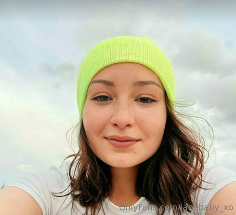 mirror selfie onlyfans pornographic archive