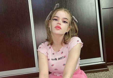 lil ninas model art galleries