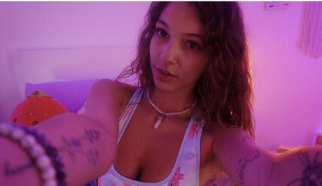 blowjob selfie onlyfans erotic photo