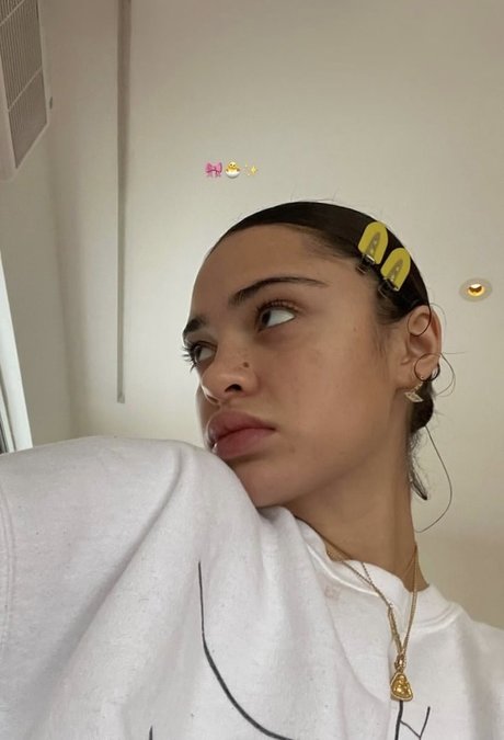 Luna Blaise art star photos