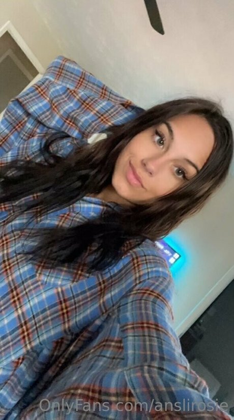 Anslirosie model adult photo