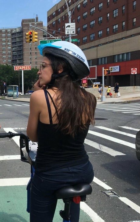 Alexandria Ocasio Cortez beautiful star images