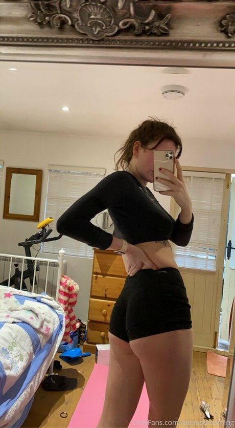 blonde babe onlyfans art nude pics