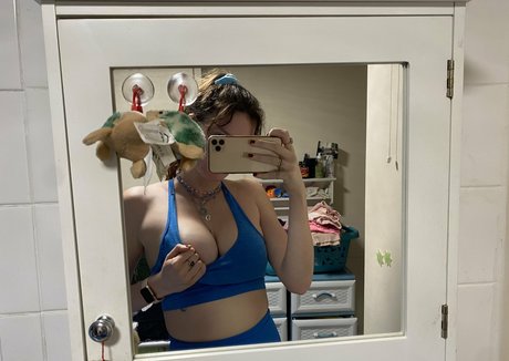 real twin onlyfans beautiful pic