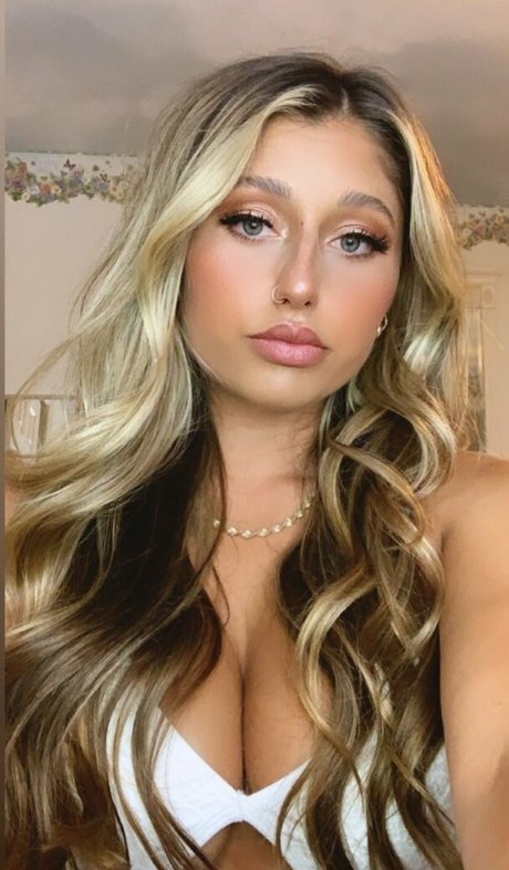 Julia Olivia hd pornstar archive