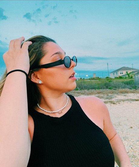 Julia Olivia free pornstar photo