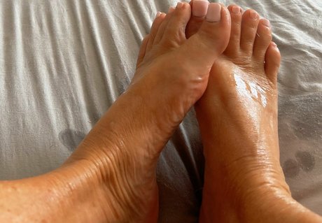 Kayla Kiwi pornstar top photos