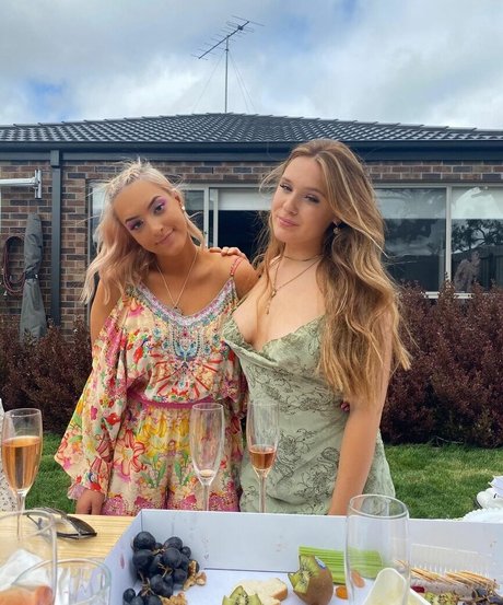 Alanna Pow naked pornstar images