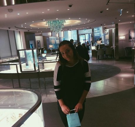 Alanna Pow star porn pictures