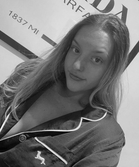 Alanna Pow star nudes galleries