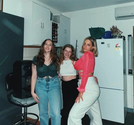 Alanna Pow high quality actress pic