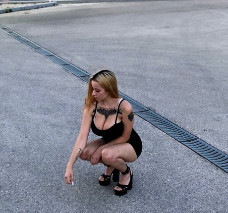 suzizvonar model nudes archive