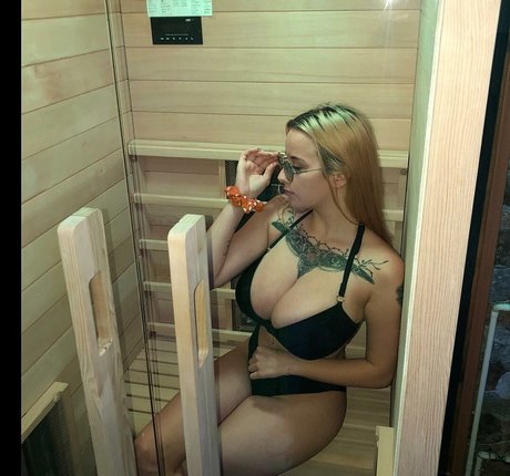 suzizvonar model pretty photos