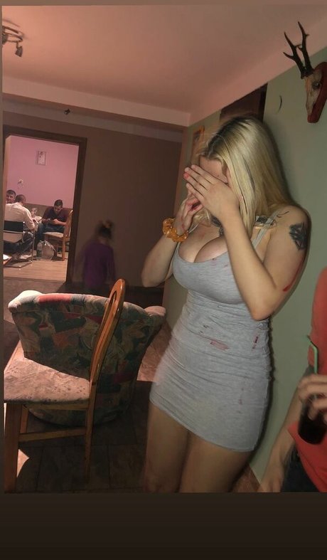 suzizvonar erotic star photos