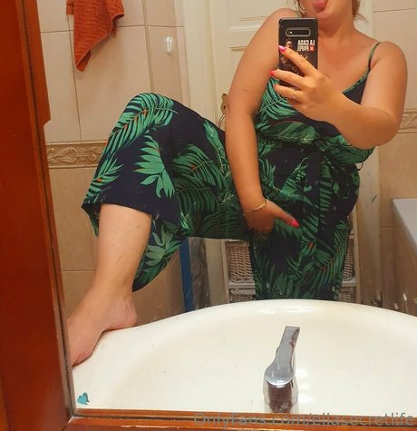 ellasecretlife pretty actress img