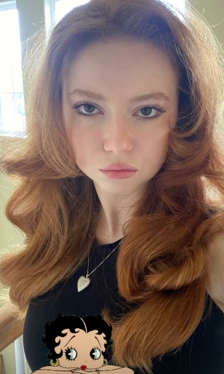 Francesca Capaldi star hot photos