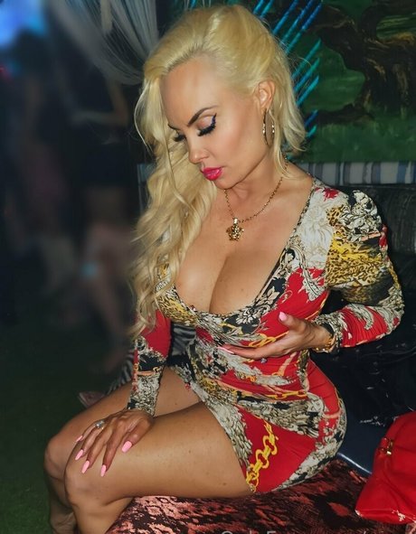 Nicole Coco Austin pretty star photo