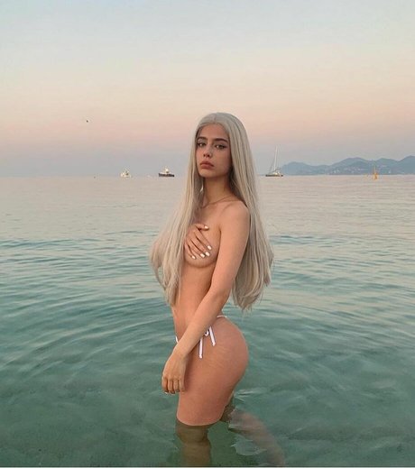 Sophia Breydo pornstar naked gallery