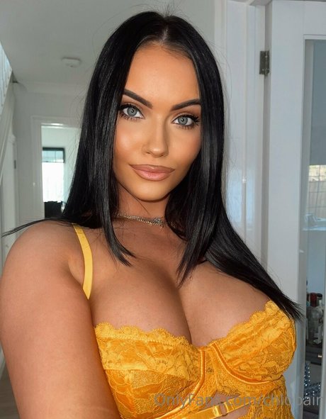 Chloe Baine top model photos