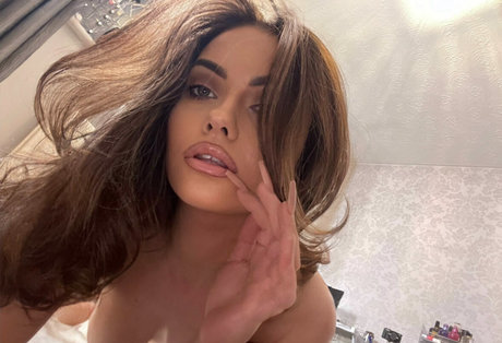 Chloe Baine model high quality image