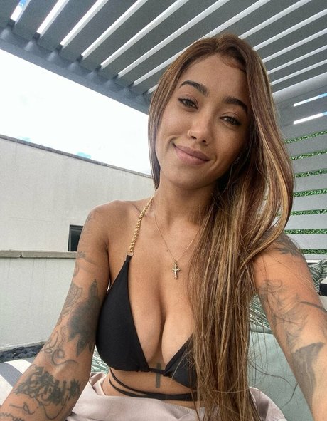 Ashleigh Ogle star beautiful pics