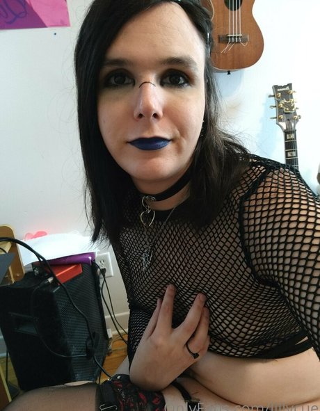 lillycue nude actress images