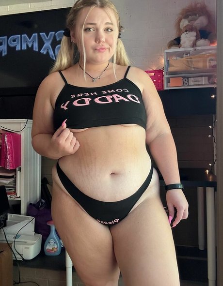 Lxves hd actress image