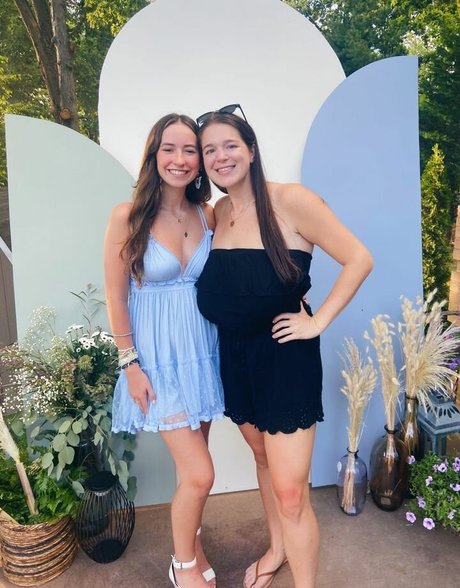 Hannah F naked pornstar pictures