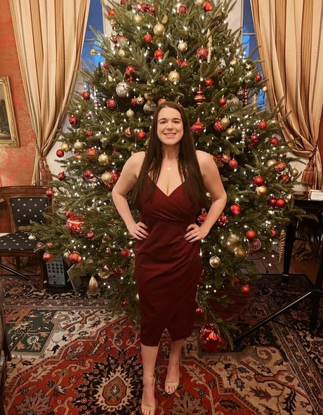 Hannah F pornstar top photo