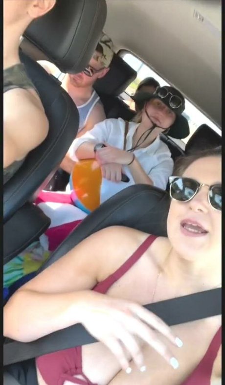 Hannah F model hot img