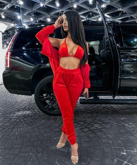 Aneeqa Farid perfect actress photos