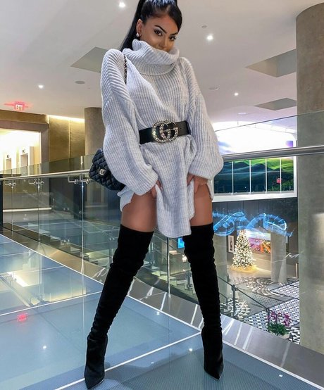 Aneeqa Farid nude actress images