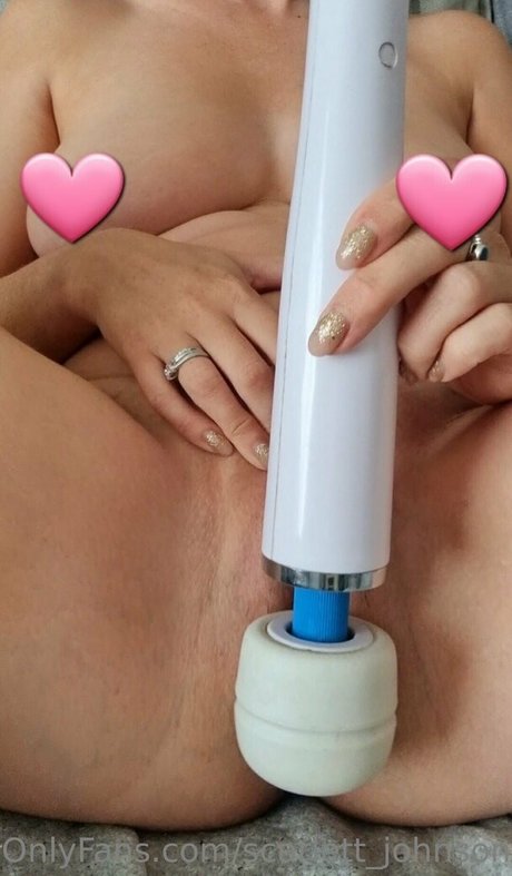 scarlett johnson24 star nudes picture